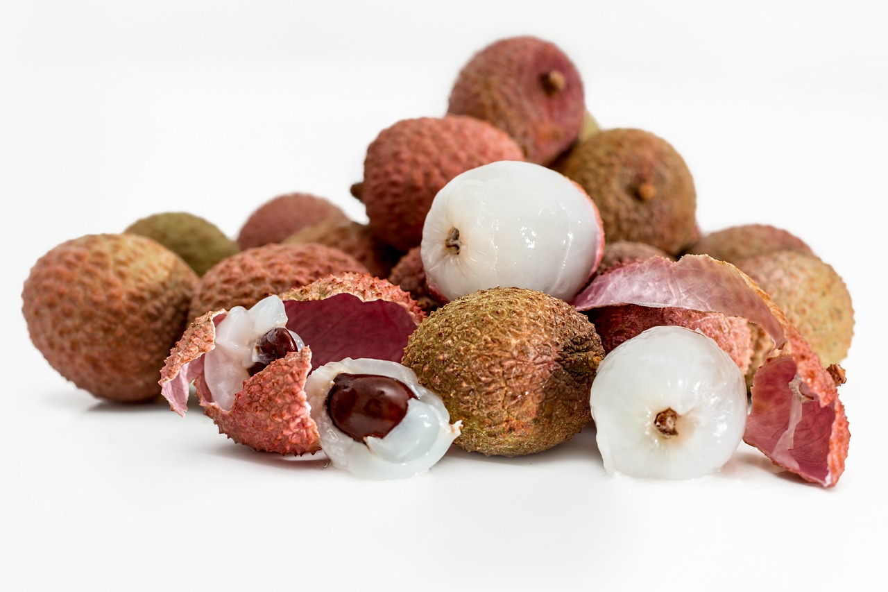 lychee, litchi, tropical fruit-3064709.jpg